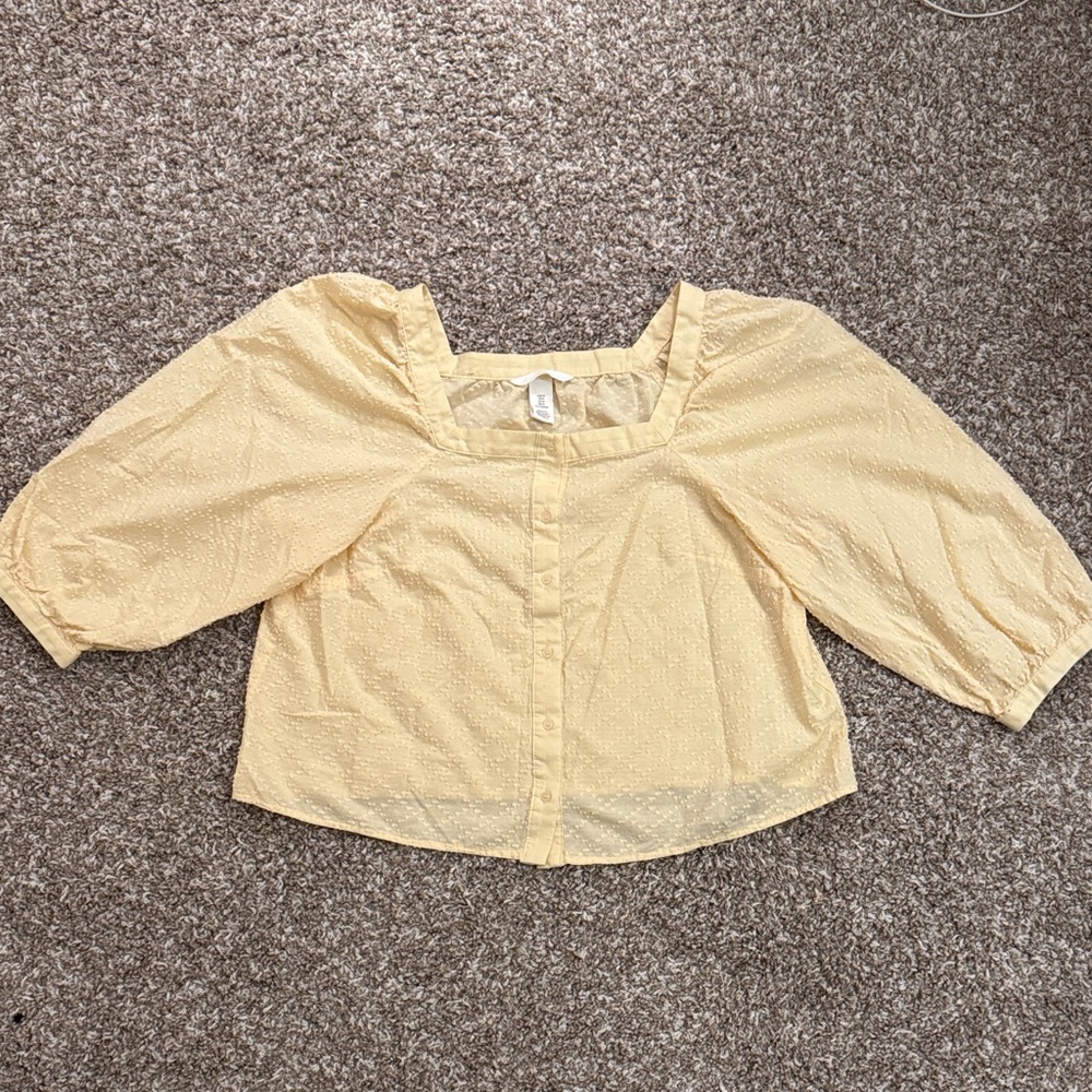 H&M Butter Yellow Cropped Button Up 100% Cotton Blouse